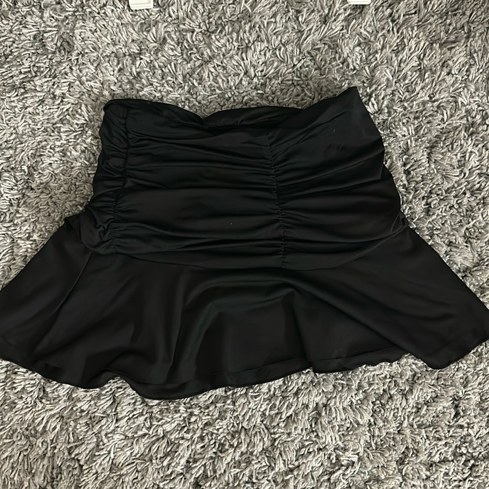 BLACK MINI SKIRT